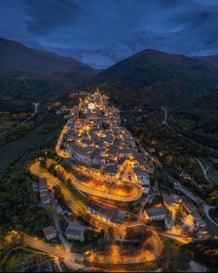 Casa Ai Piedi Della Riserva Naturale Петторано-суль-Джицио Экстерьер фото