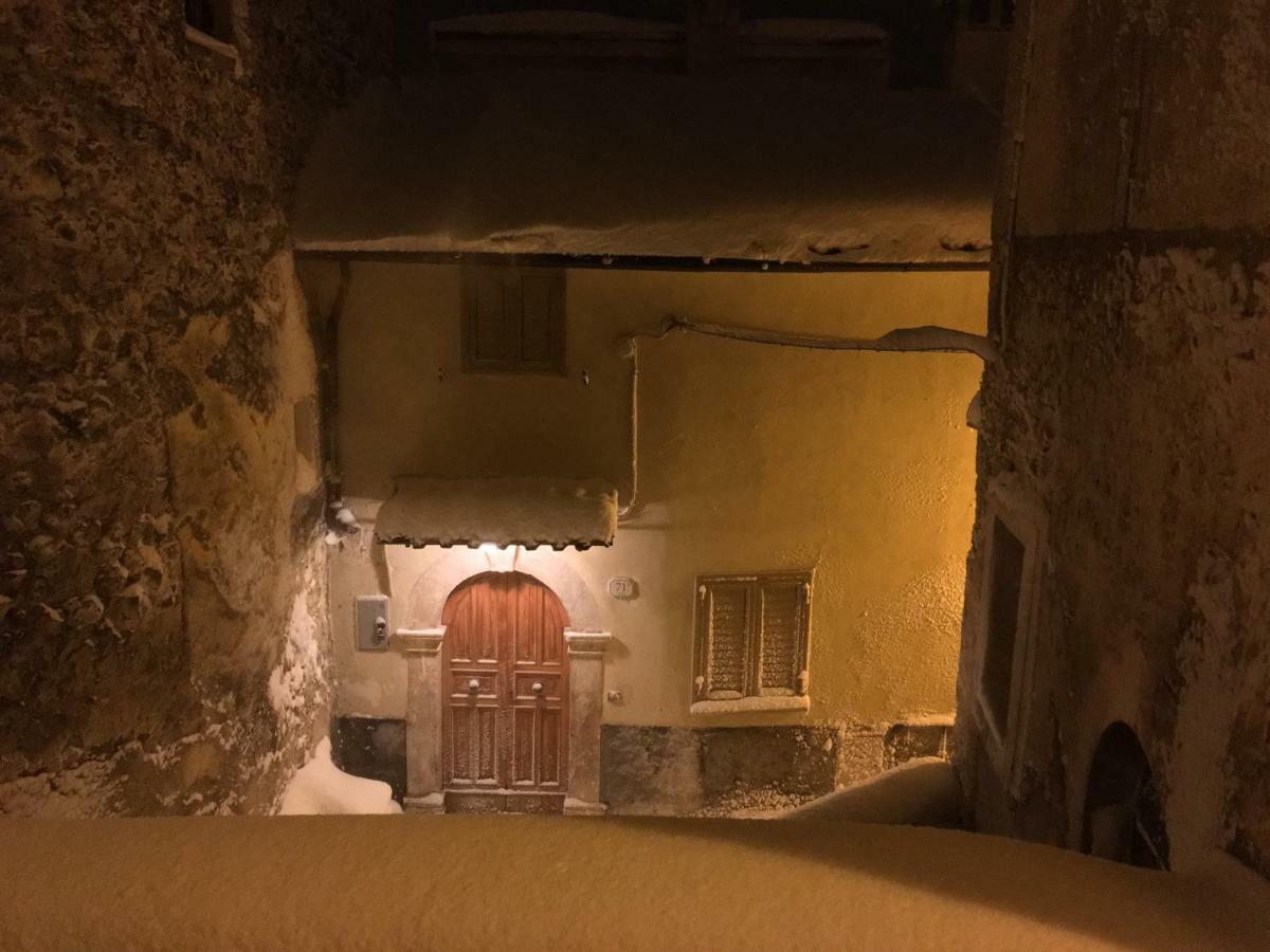 Casa Ai Piedi Della Riserva Naturale Петторано-суль-Джицио Экстерьер фото